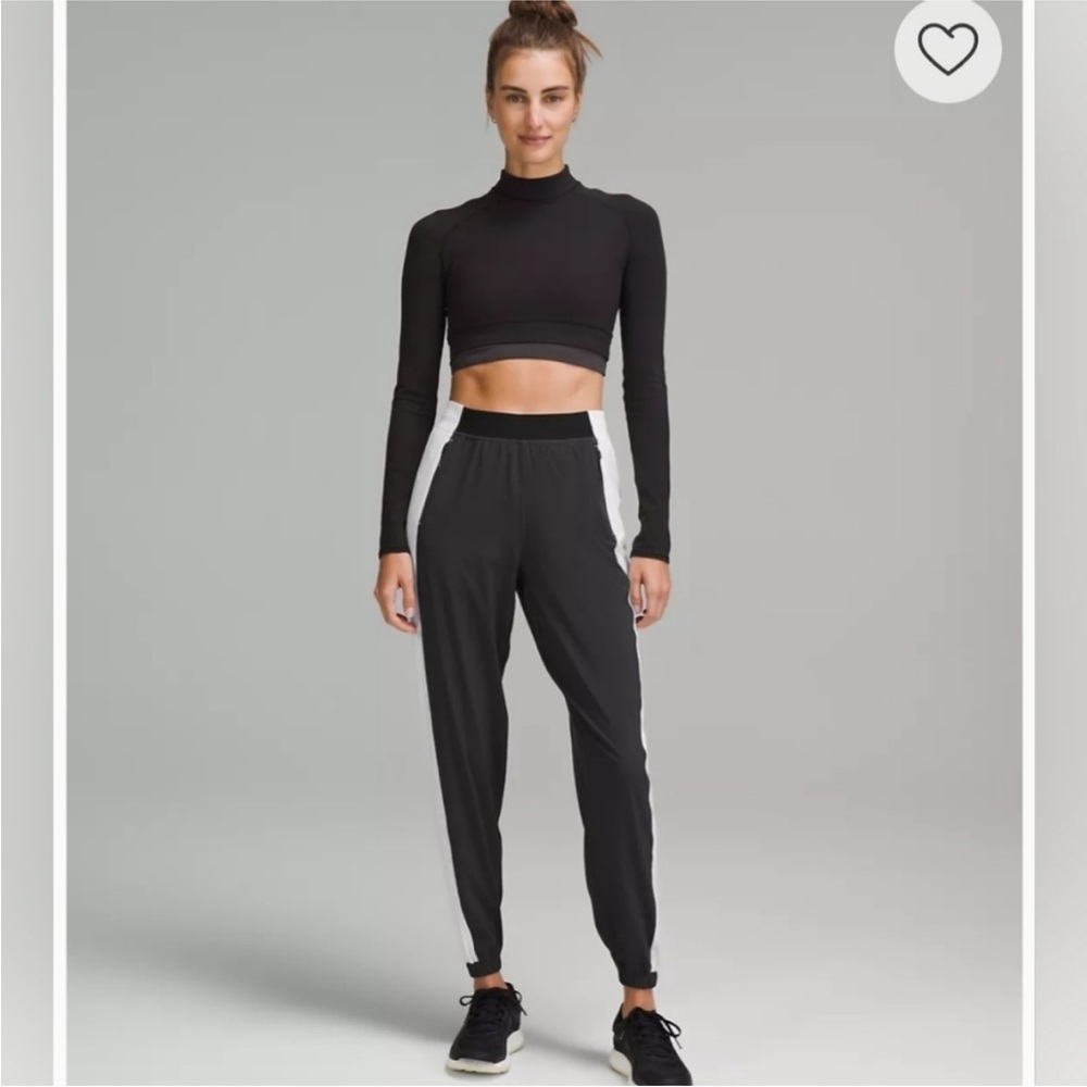 NWT Lululemon adapted state glow joggers athletica black w white stripe size 4